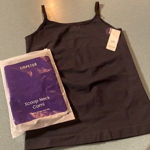 Empetua scoop neck Form fitting cami XXL